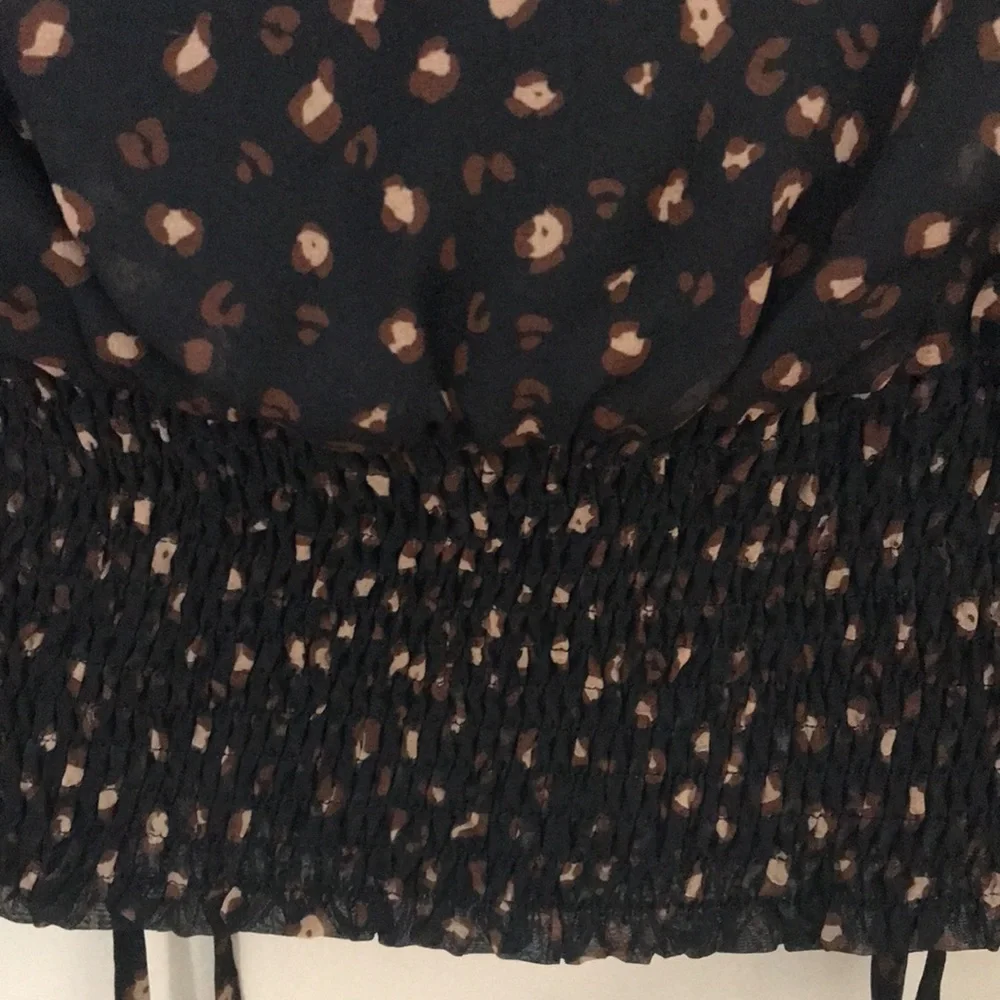 Like New LELIS Top.‎ Large
